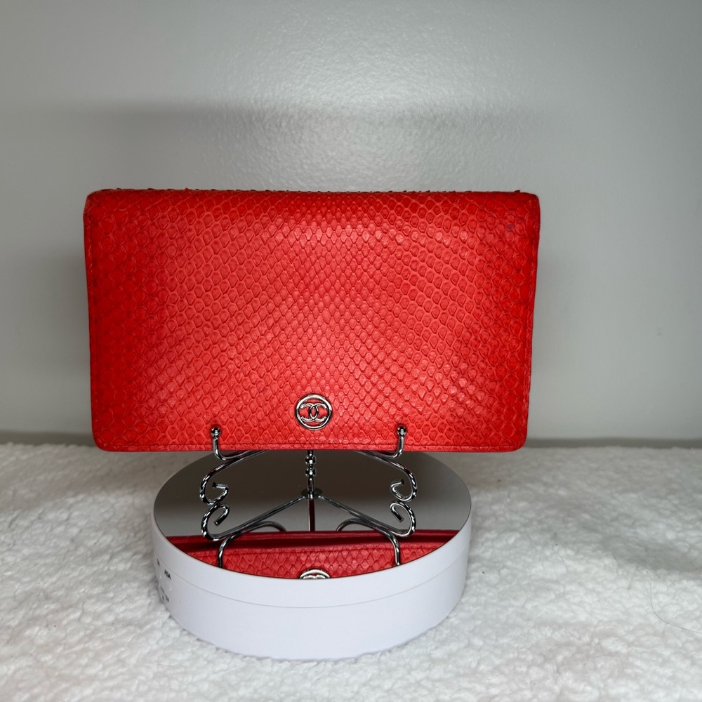 Chanel limited edition python wallet in EUC. Orange w/red undertone